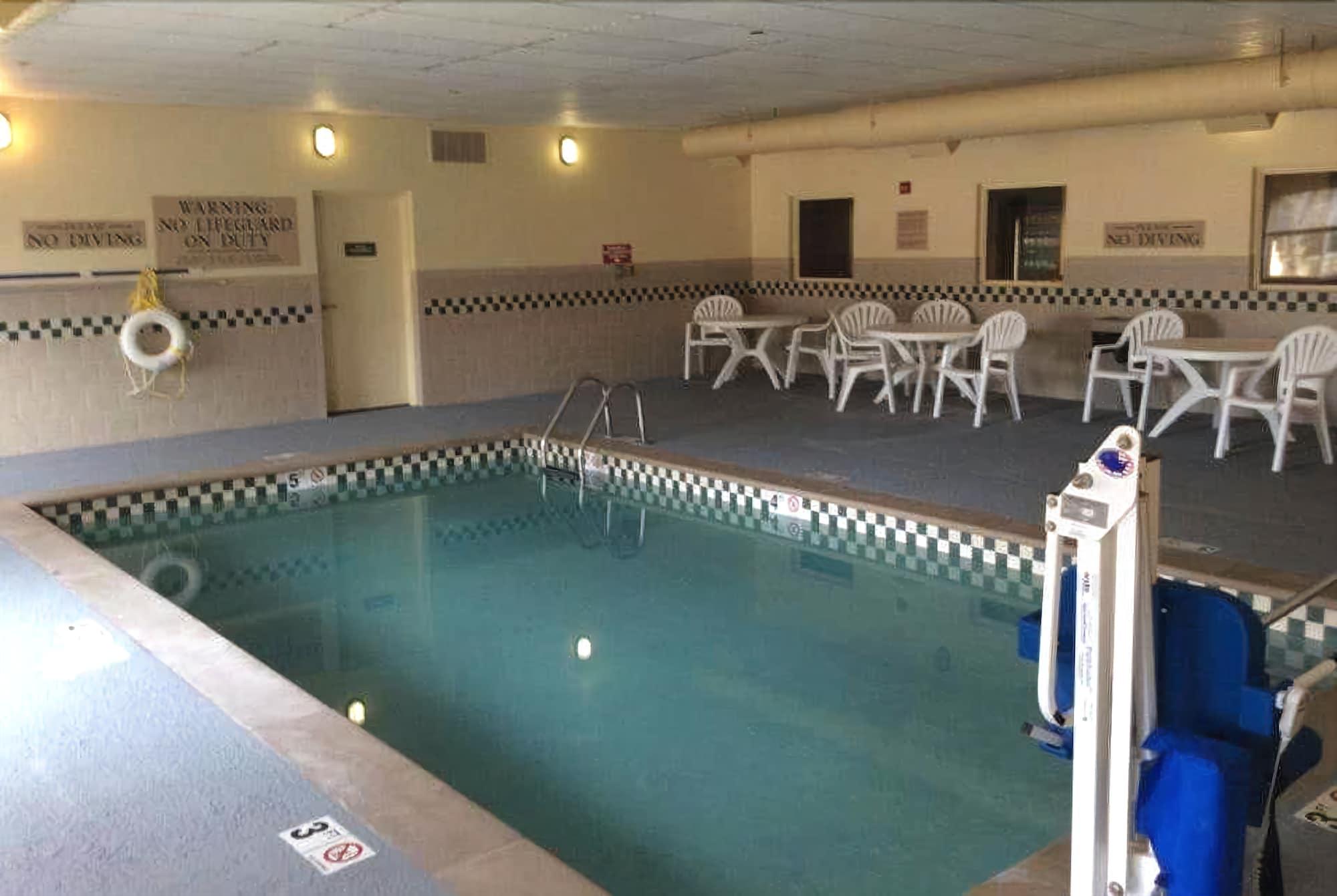 Hotel Baymont By Wyndham Clinton Esterno foto