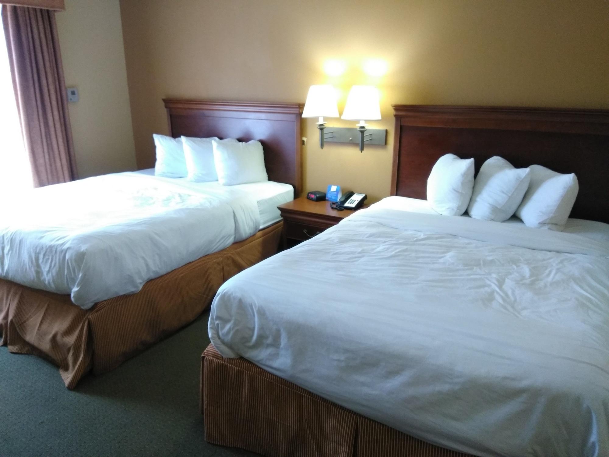 Hotel Baymont By Wyndham Clinton Esterno foto