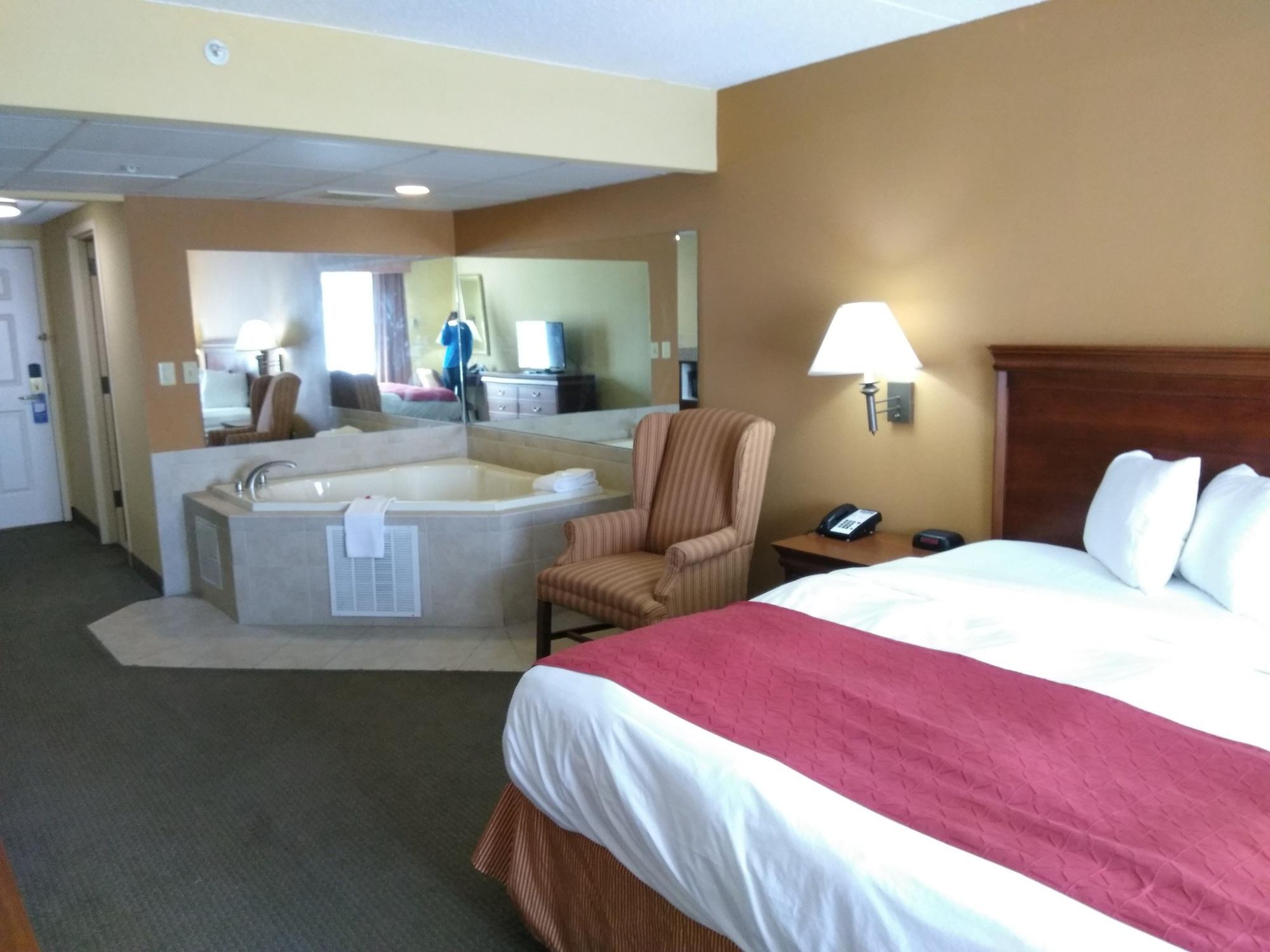 Hotel Baymont By Wyndham Clinton Esterno foto